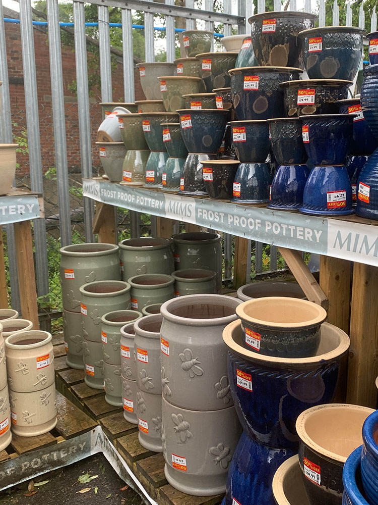 https://uploads.fitzpatrick-fuels.co.uk/articles-content/visit%20us/plant-pots.jpg